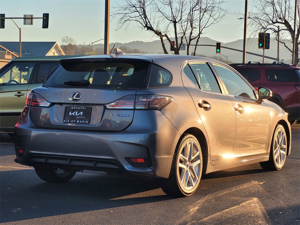 Used 2017 Lexus CT 200h 200h image 5