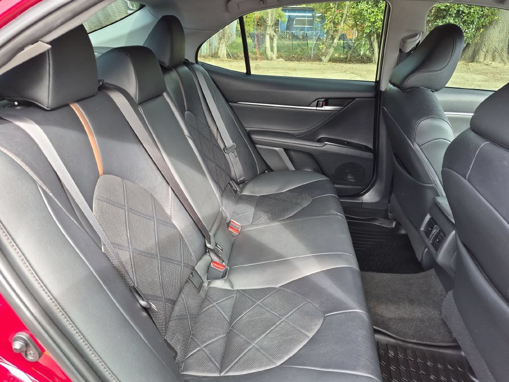 Used 2018 Toyota Camry XLE w/ Driver Assist Package FWD image 15