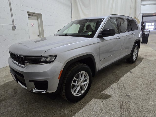 Used 2023 Jeep Grand Cherokee L Laredo image 1