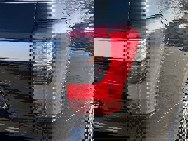 Used 2019 Ford Expedition Platinum image 7