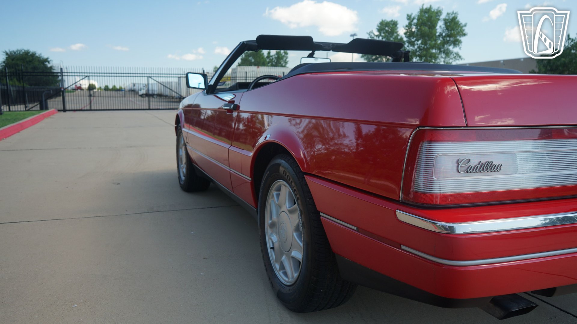 Used 1991 Cadillac Allante FWD image 29