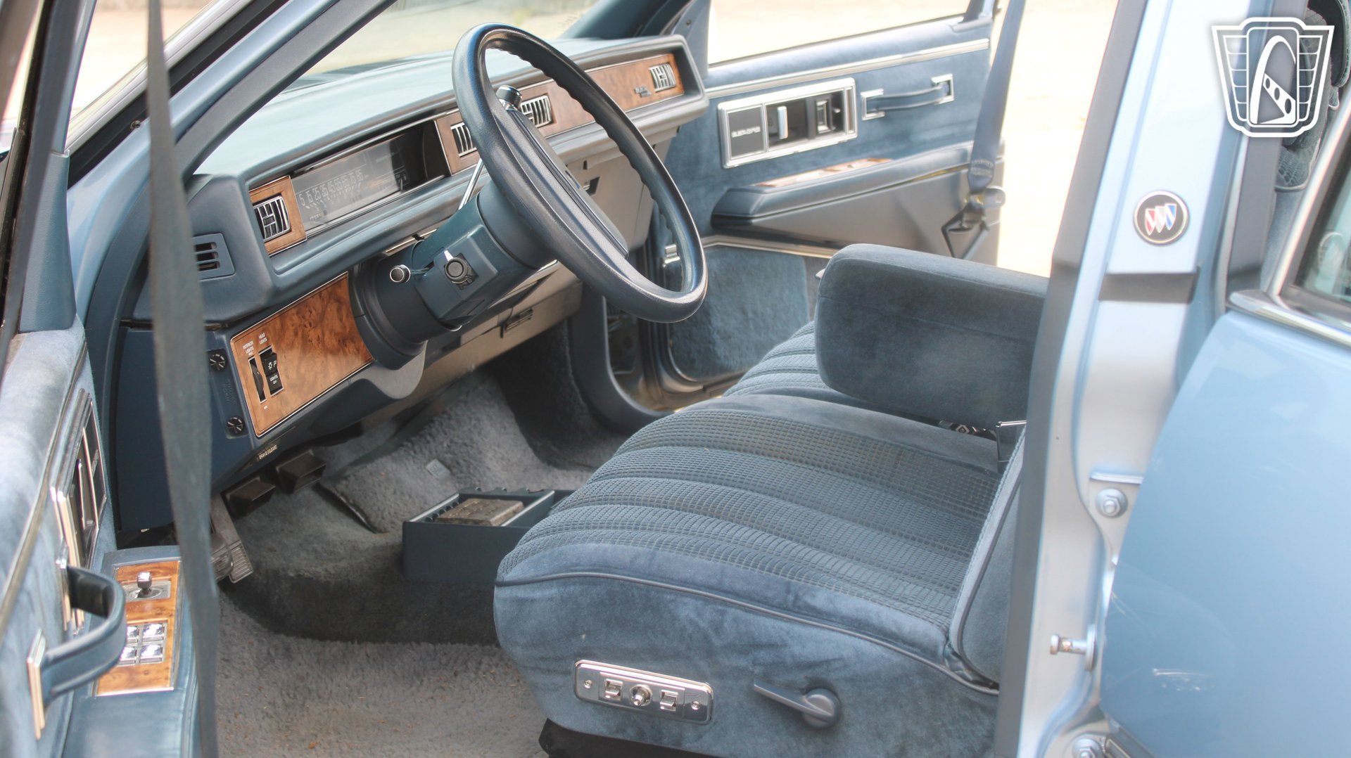 Used 1990 Buick Le Sabre Custom FWD image 11