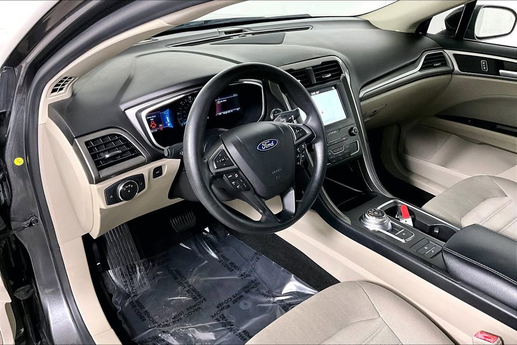 Used 2019 Ford Fusion SE image 13