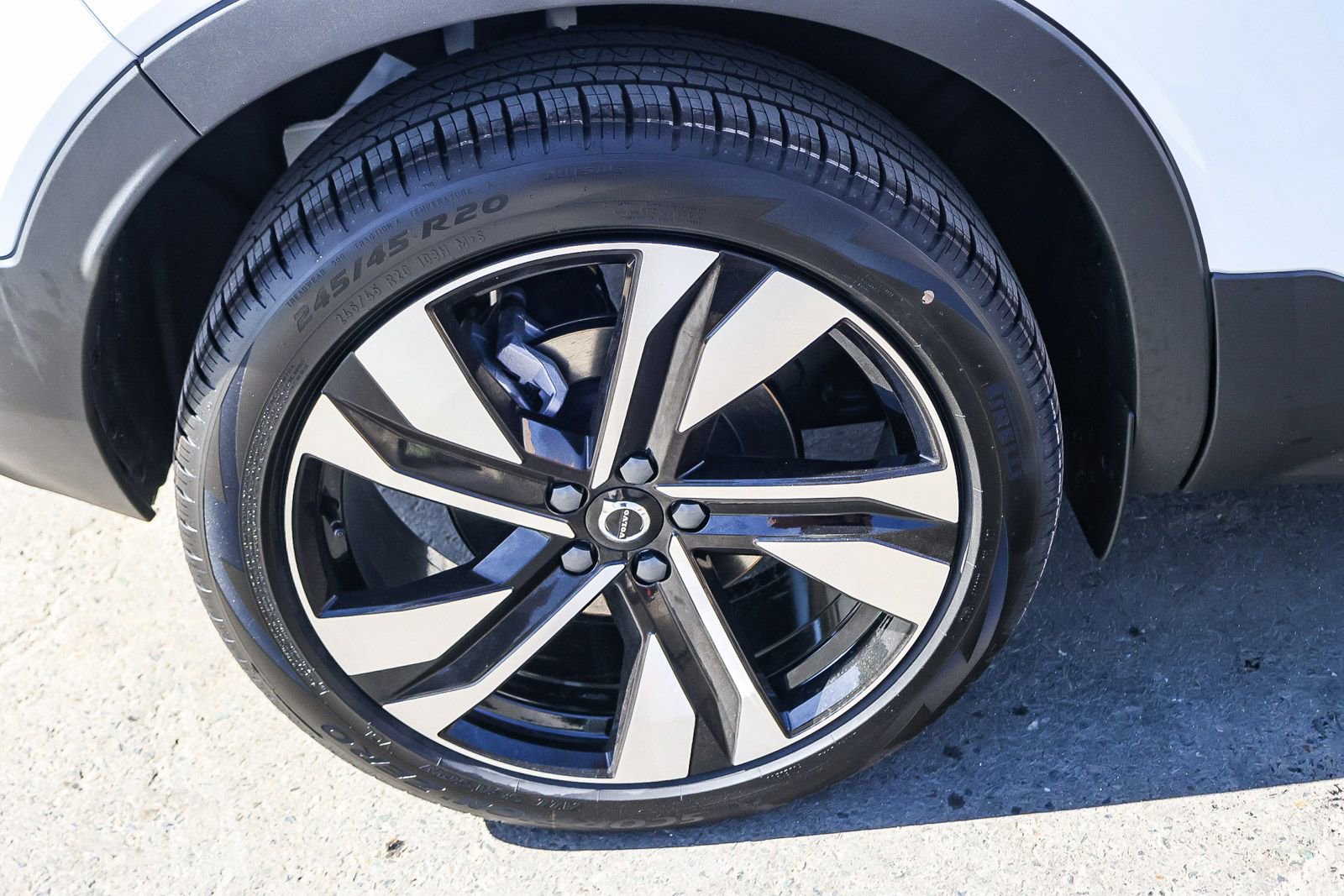 New 2026 Volvo XC40 B5 Ultra w/ Climate Package image 14