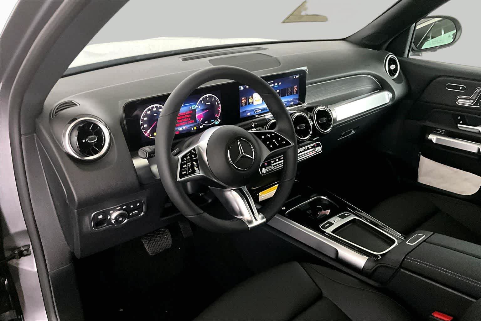 New 2026 Mercedes-Benz GLB 250 4MATIC image 10