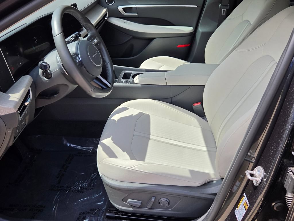 Used 2025 Hyundai Sonata SEL FWD image 11
