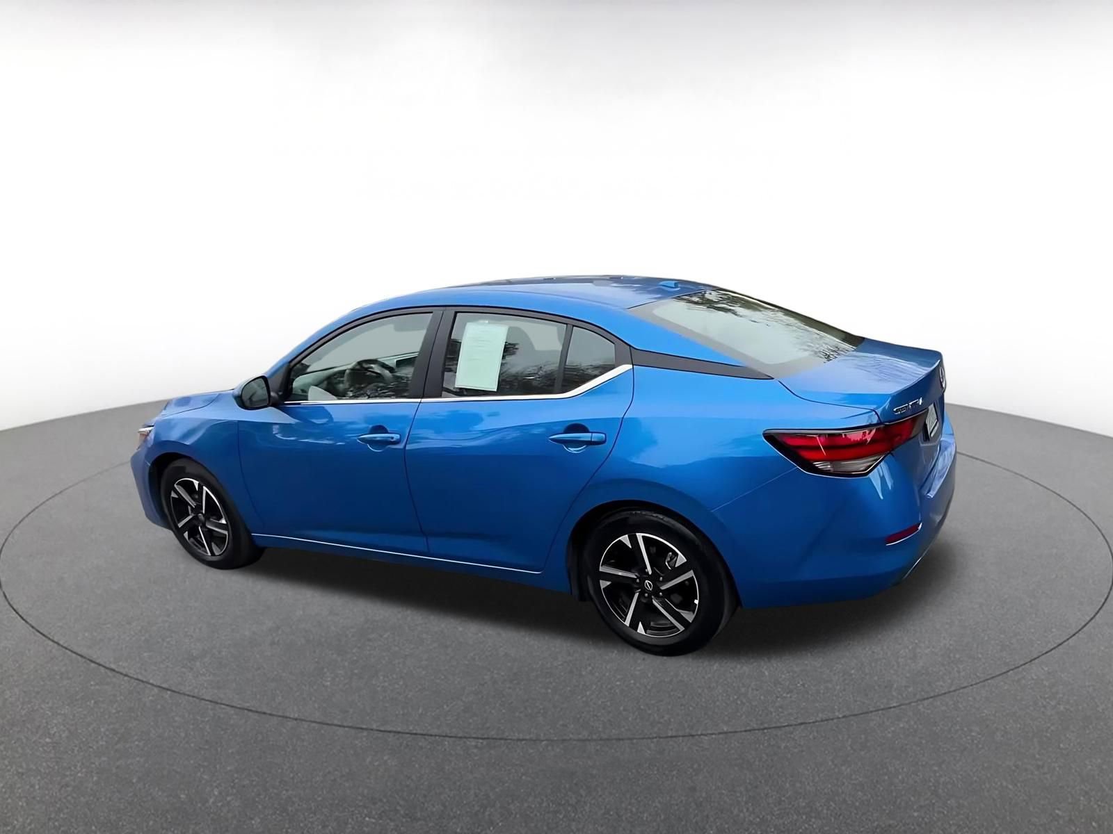 Used 2025 Nissan Sentra SV FWD image 10