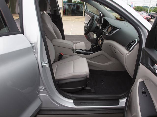 Used 2017 Hyundai Tucson SE AWD/4WD image 6