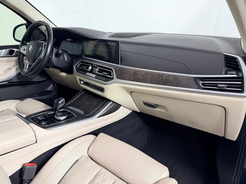 Used 2021 BMW X7 xDrive40i w/ Dynamic Handling Package AWD/4WD image 30
