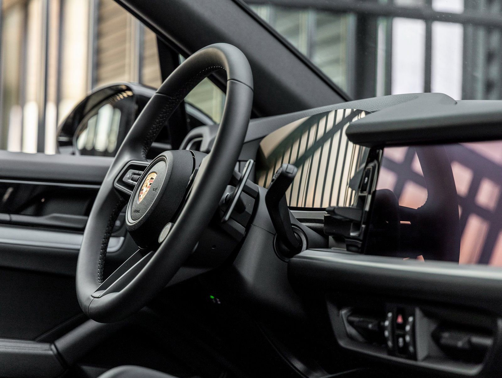 Certified 2025 Porsche Cayenne image 41