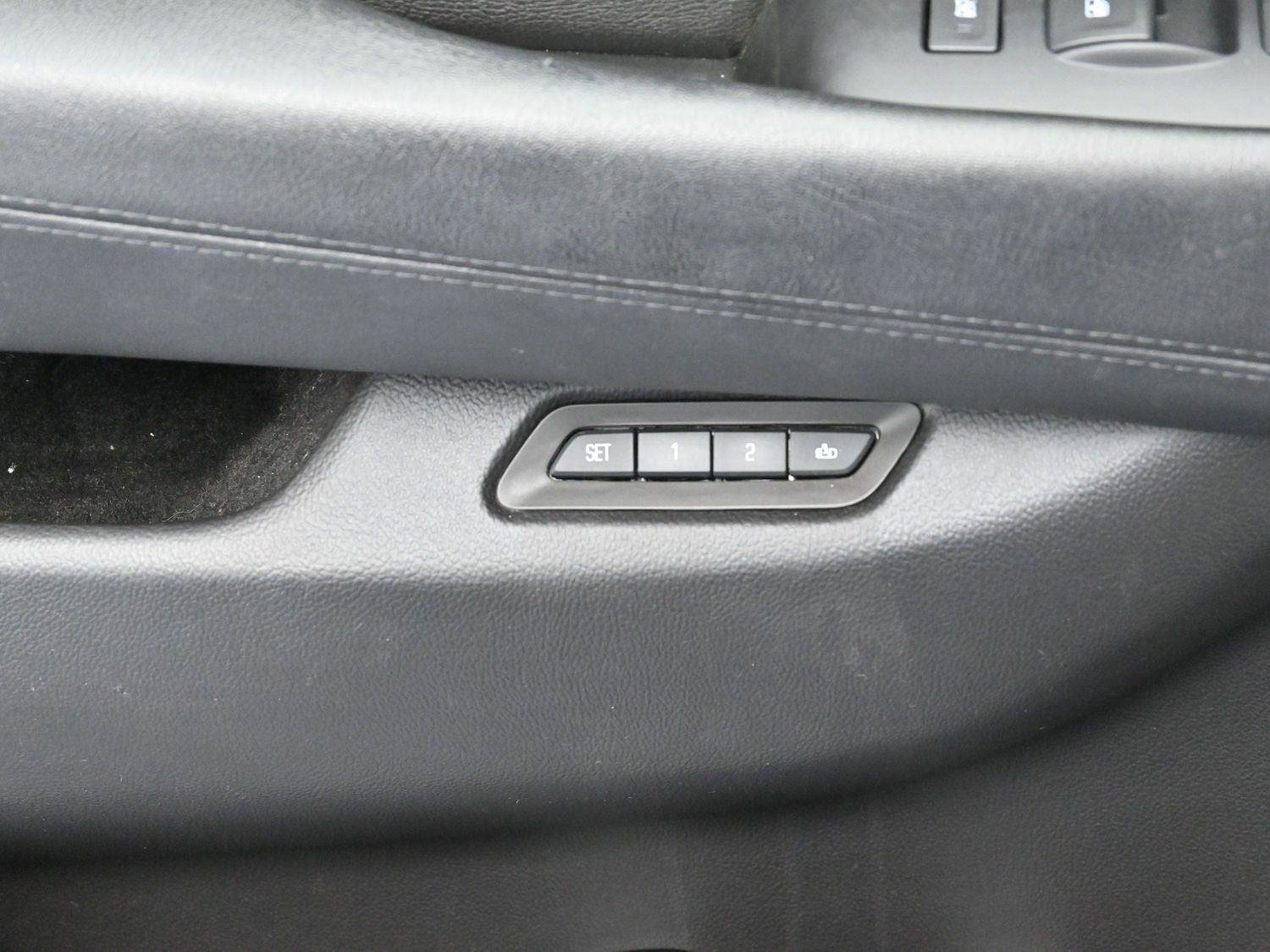 Used 2017 Cadillac Escalade ESV Luxury image 15