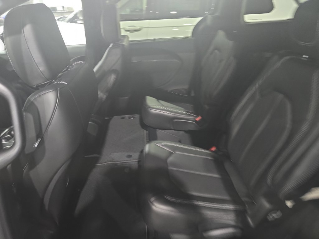 New 2027 Chrysler Pacifica LX FWD image 14