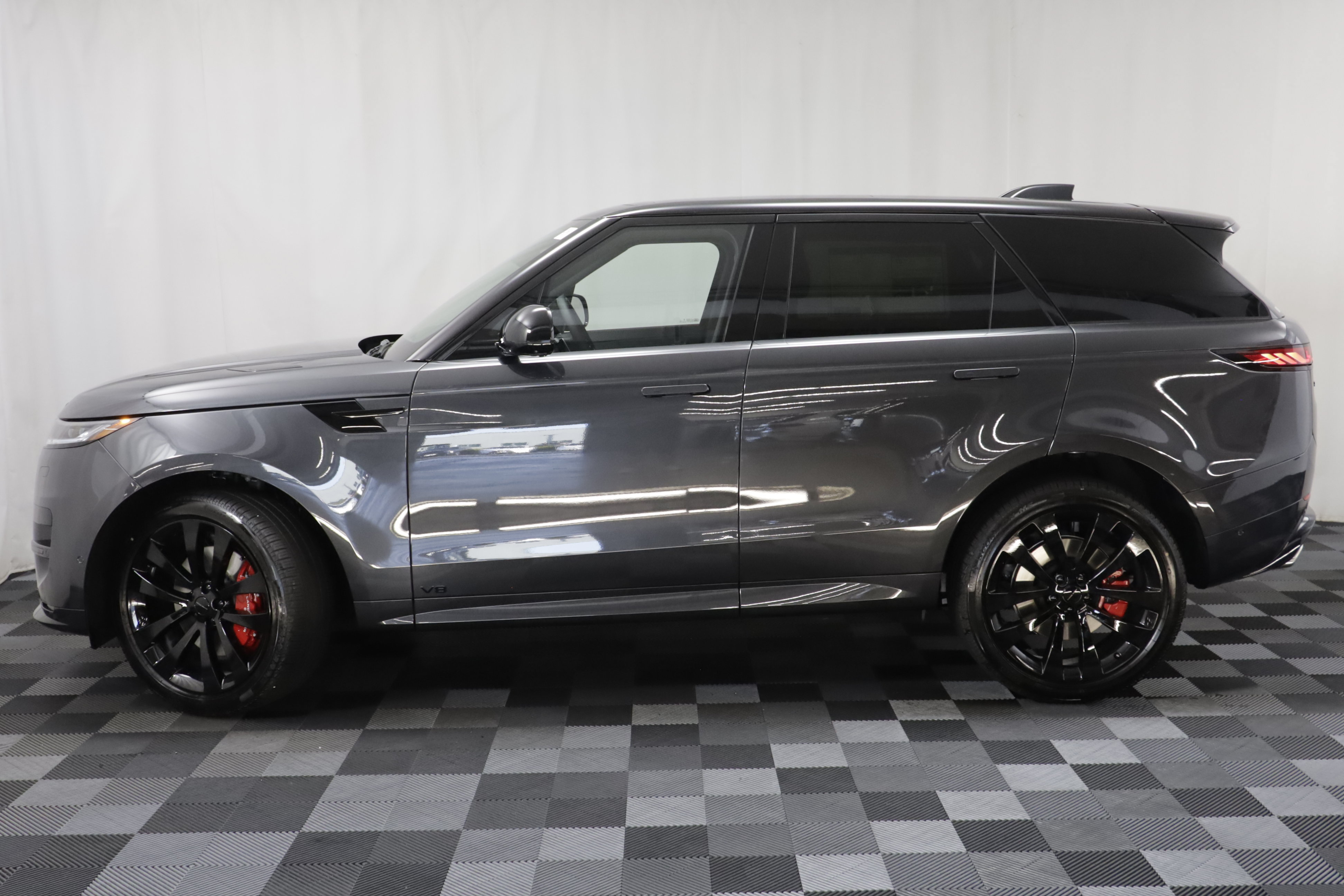 New 2027 Land Rover Range Rover Sport Dynamic SE AWD/4WD image 5