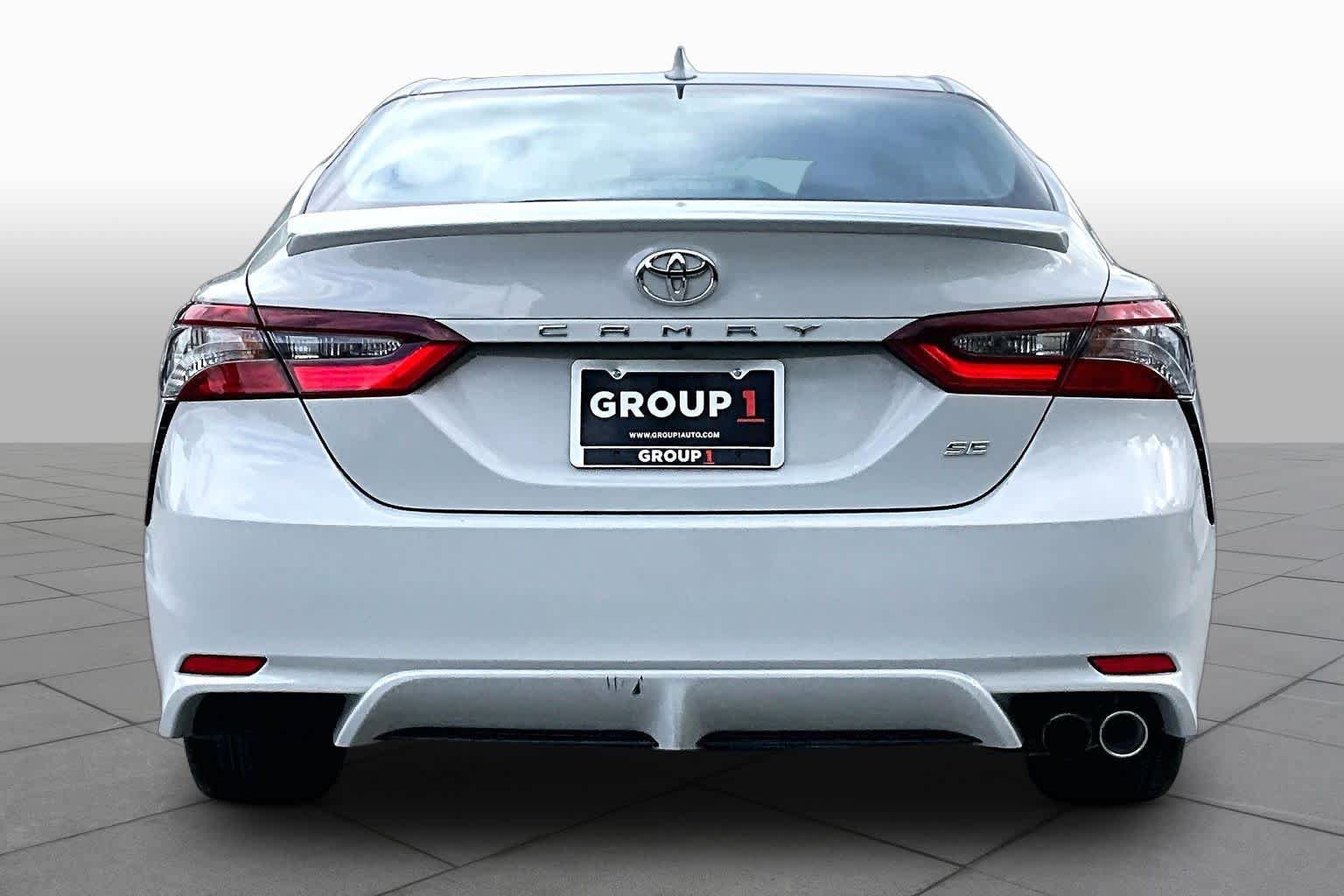 Used 2024 Toyota Camry SE FWD image 5