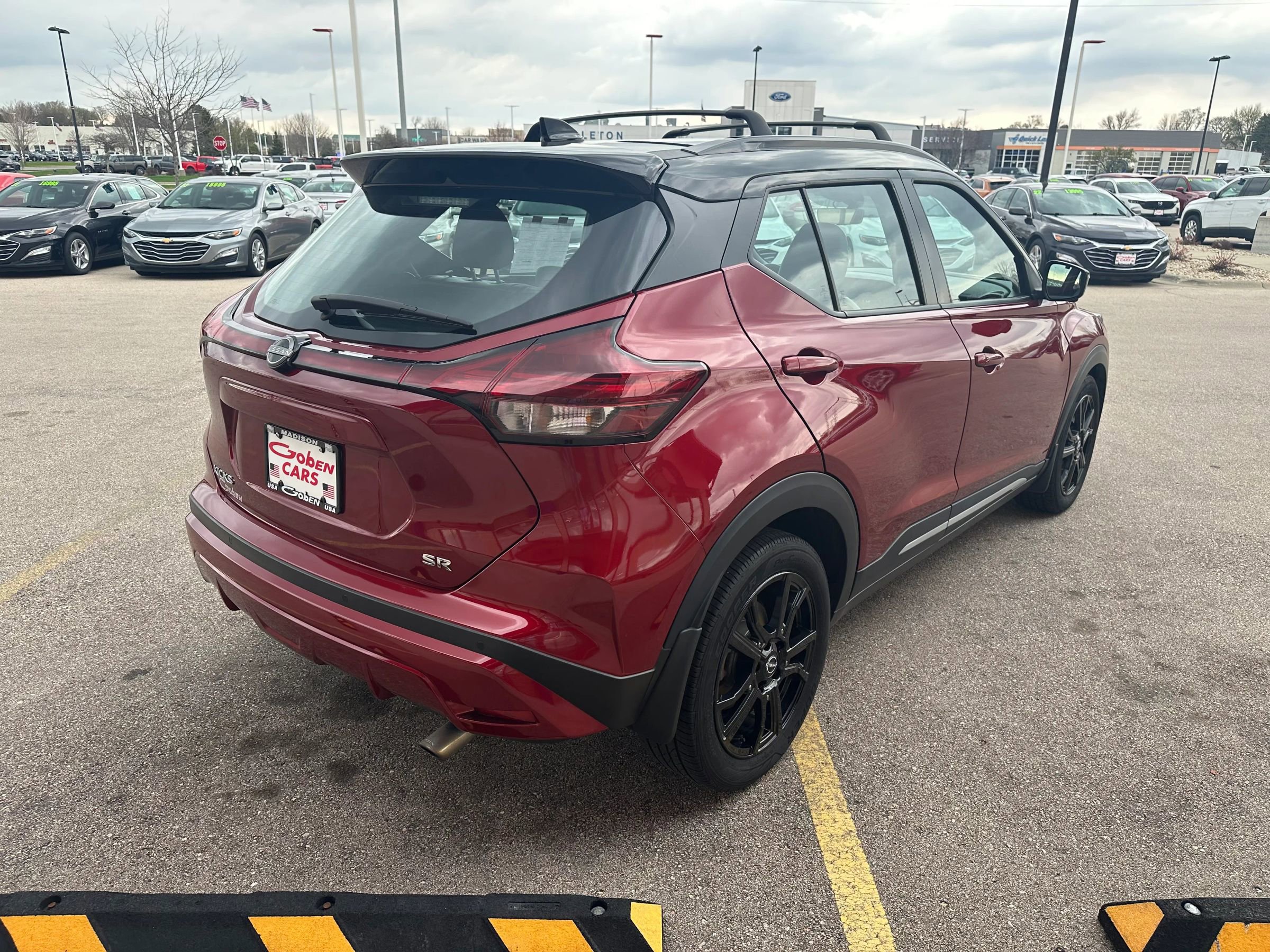 Used 2022 Nissan Kicks SR w/ Premium Package FWD image 5