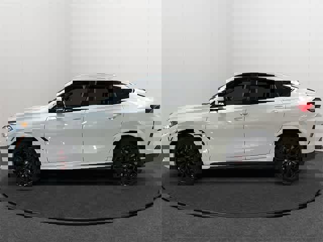 Used 2023 BMW X6 M50i w/ Executive Package image 4