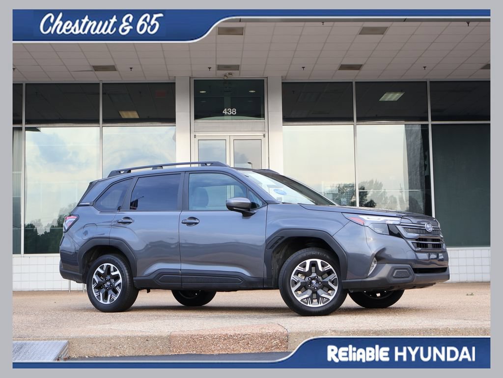 Used 2025 Subaru Forester Premium AWD/4WD image 1