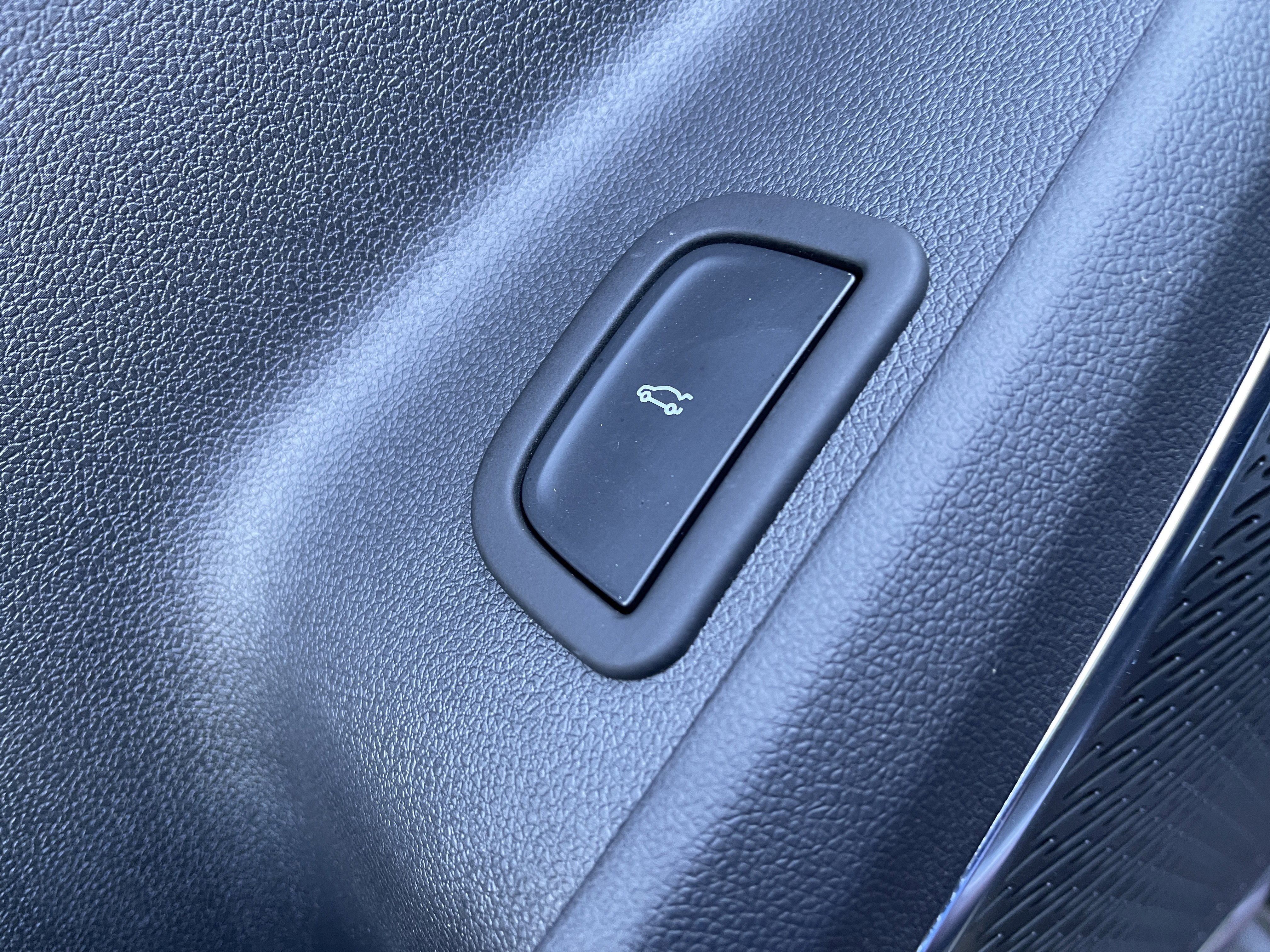 Used 2025 Chevrolet Traverse RS w/ LPO, Floor Liner Package image 15