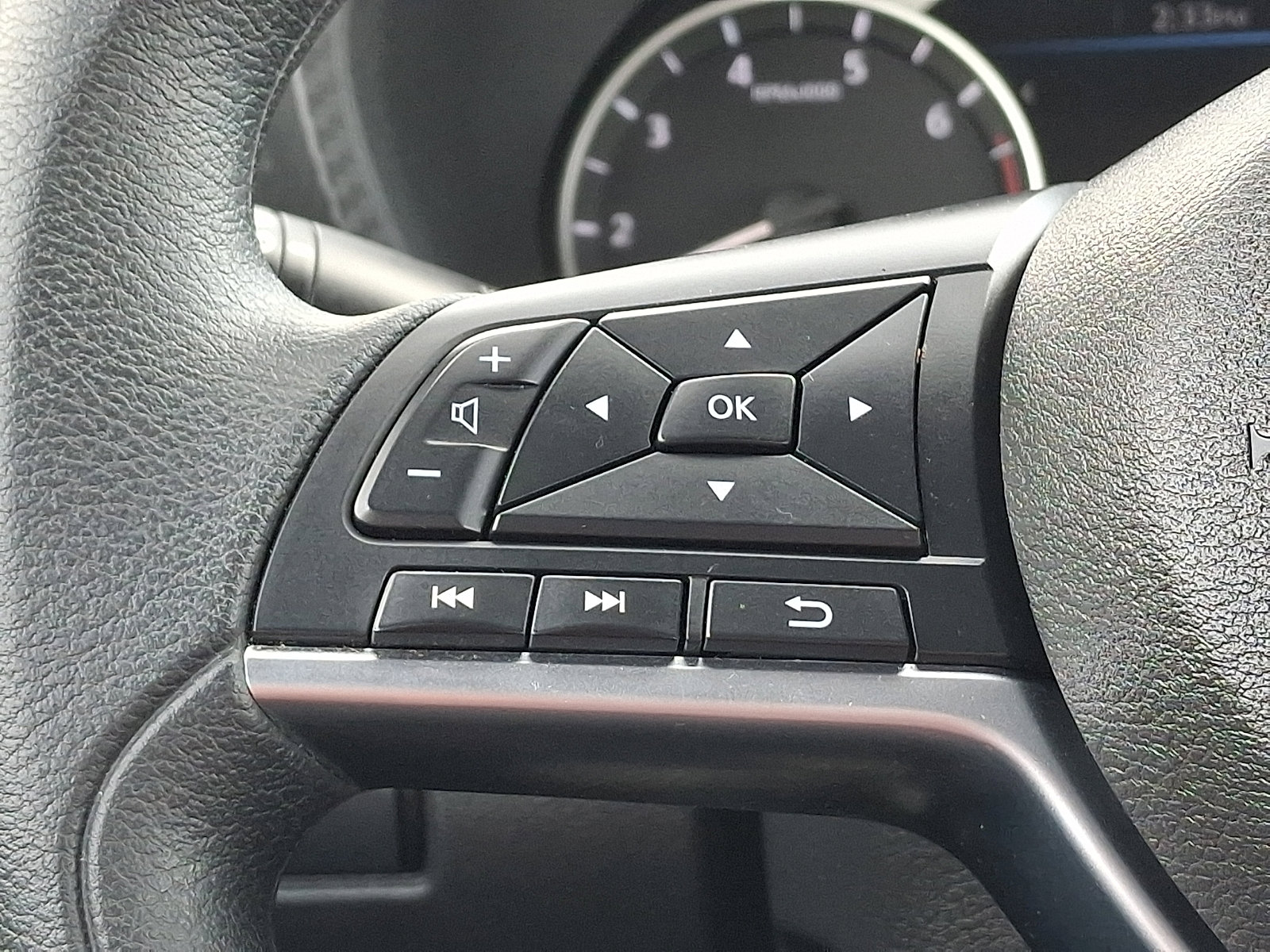 Used 2025 Nissan Sentra SV image 23