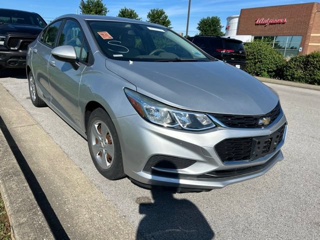 Used 2018 Chevrolet Cruze LS FWD image 2