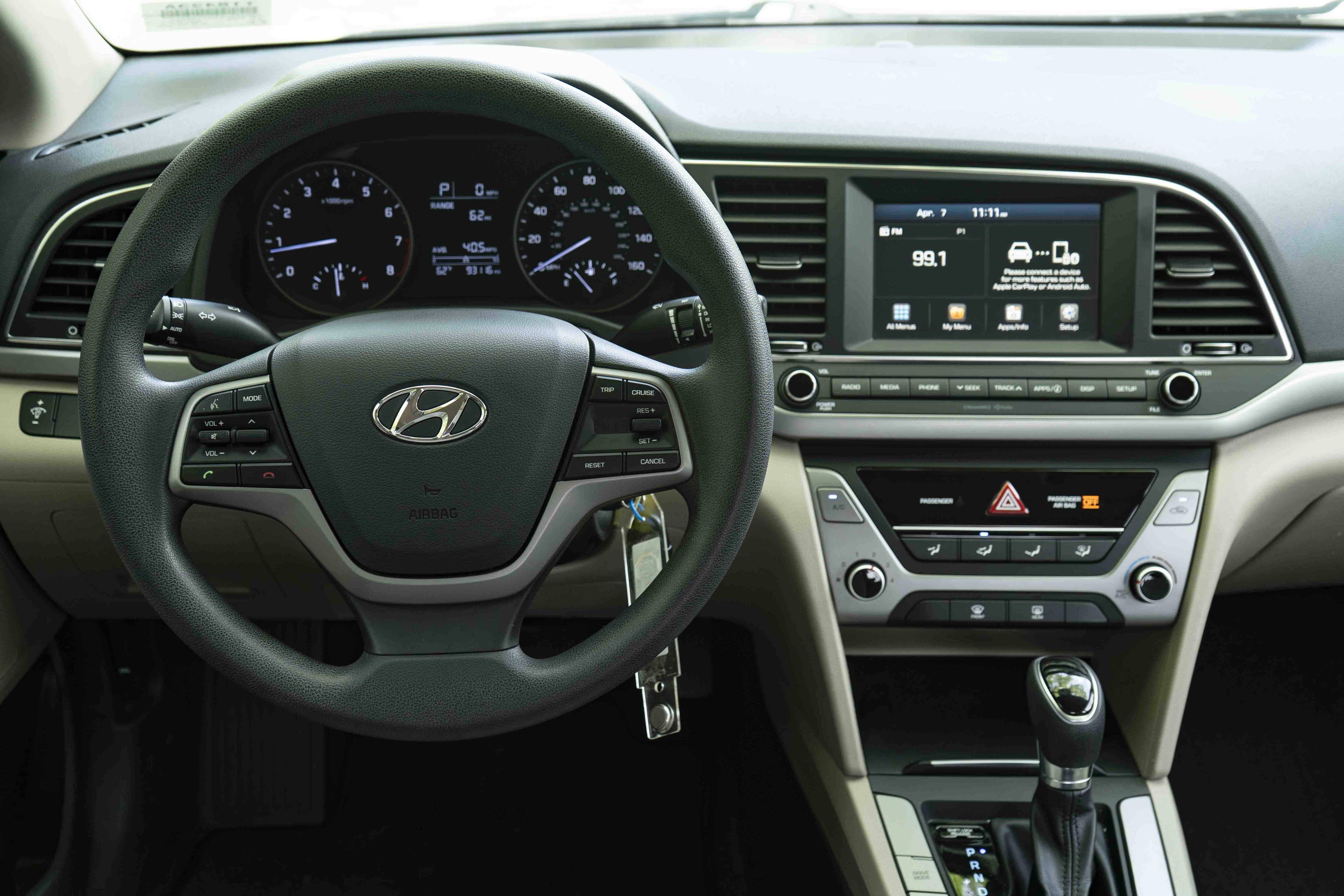 Used 2017 Hyundai Elantra SE image 18