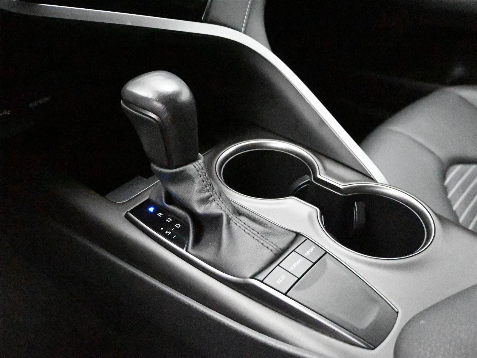 Used 2023 Toyota Camry SE image 5