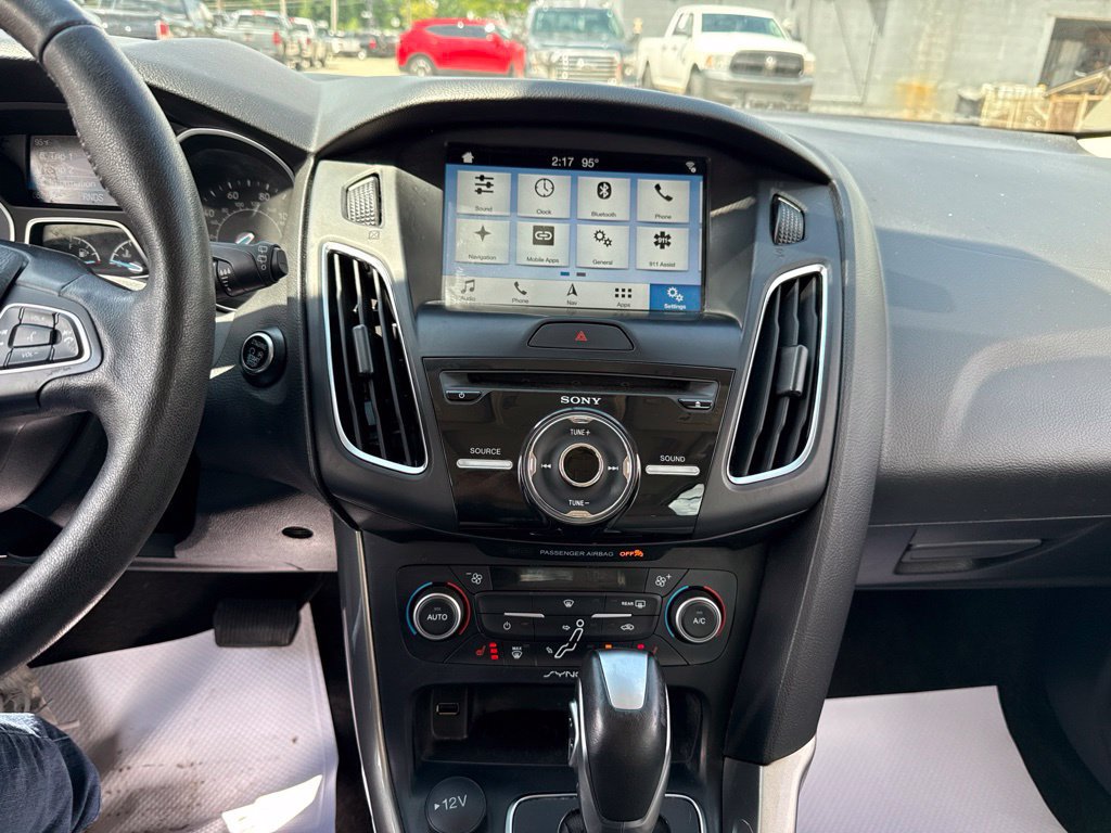 Used 2018 Ford Focus Titanium FWD image 7