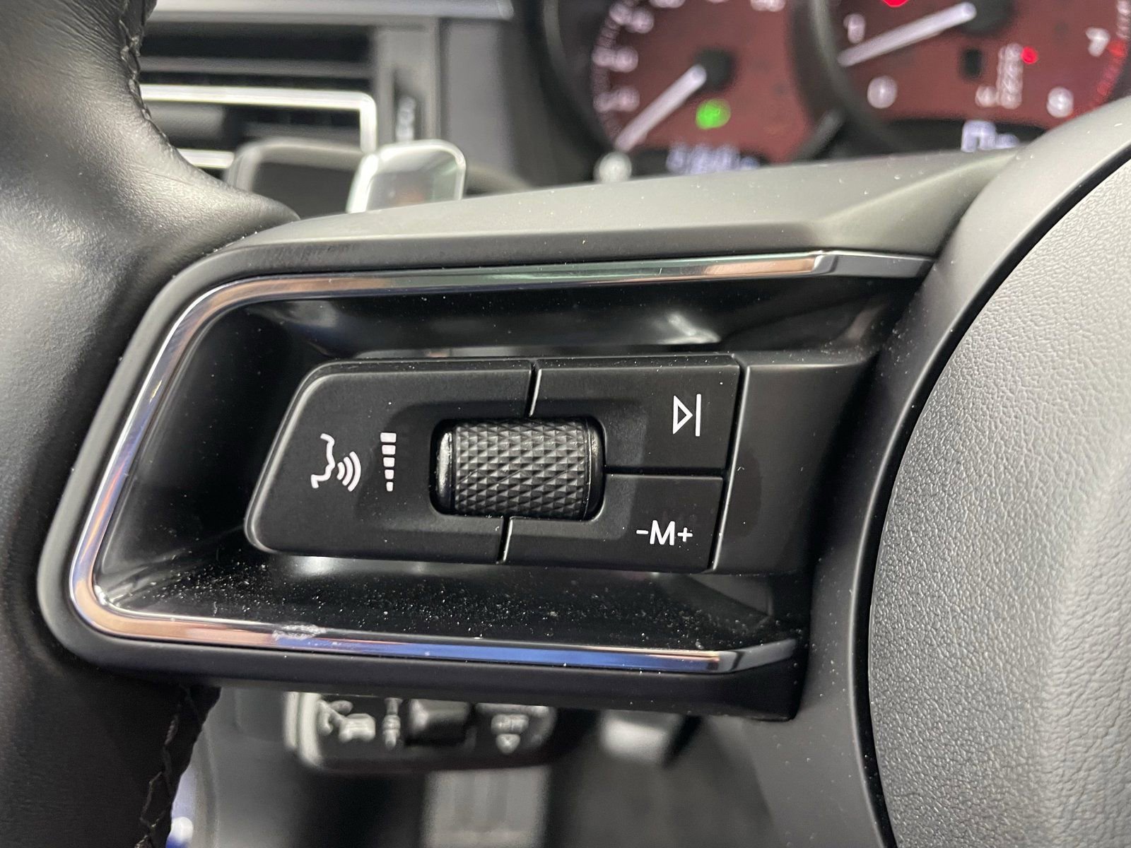 Certified 2023 Porsche Macan GTS image 18