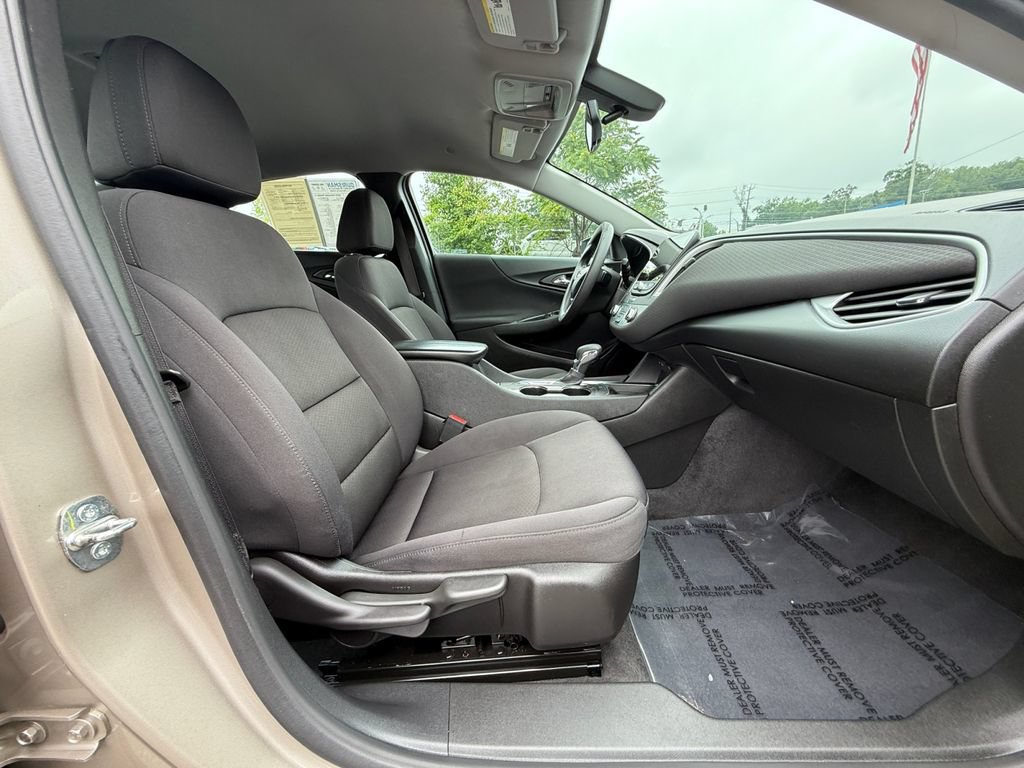 Used 2022 Chevrolet Malibu LT FWD image 26