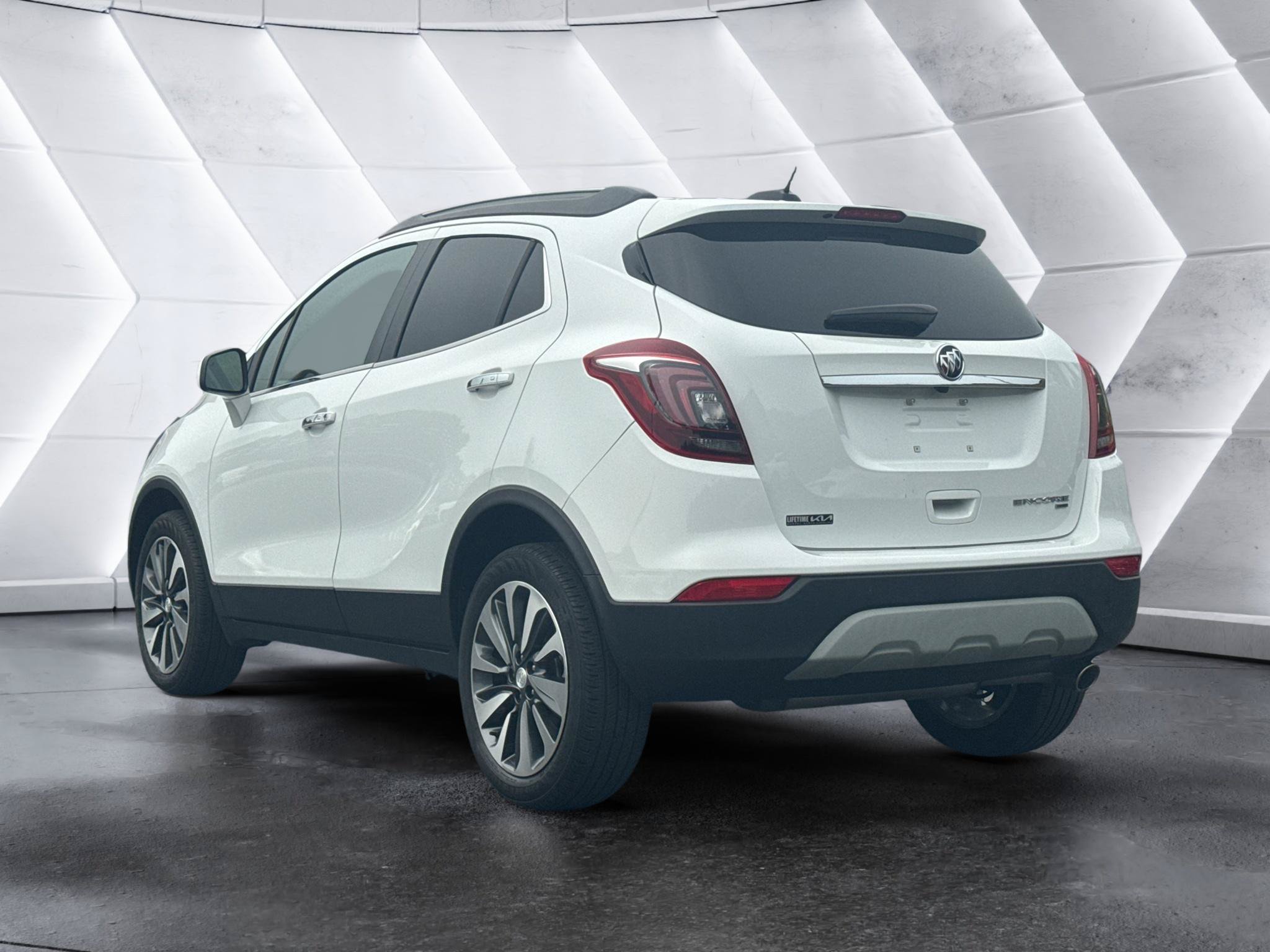 Used 2022 Buick Encore Preferred w/ Safety Package AWD/4WD image 7