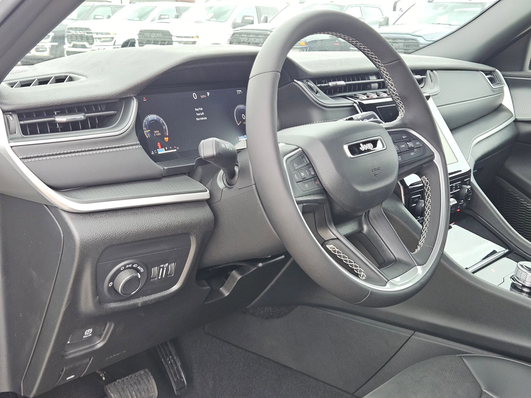 New 2025 Jeep Grand Cherokee Altitude image 10