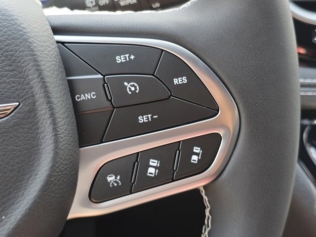 New 2026 Chrysler Pacifica Select image 16