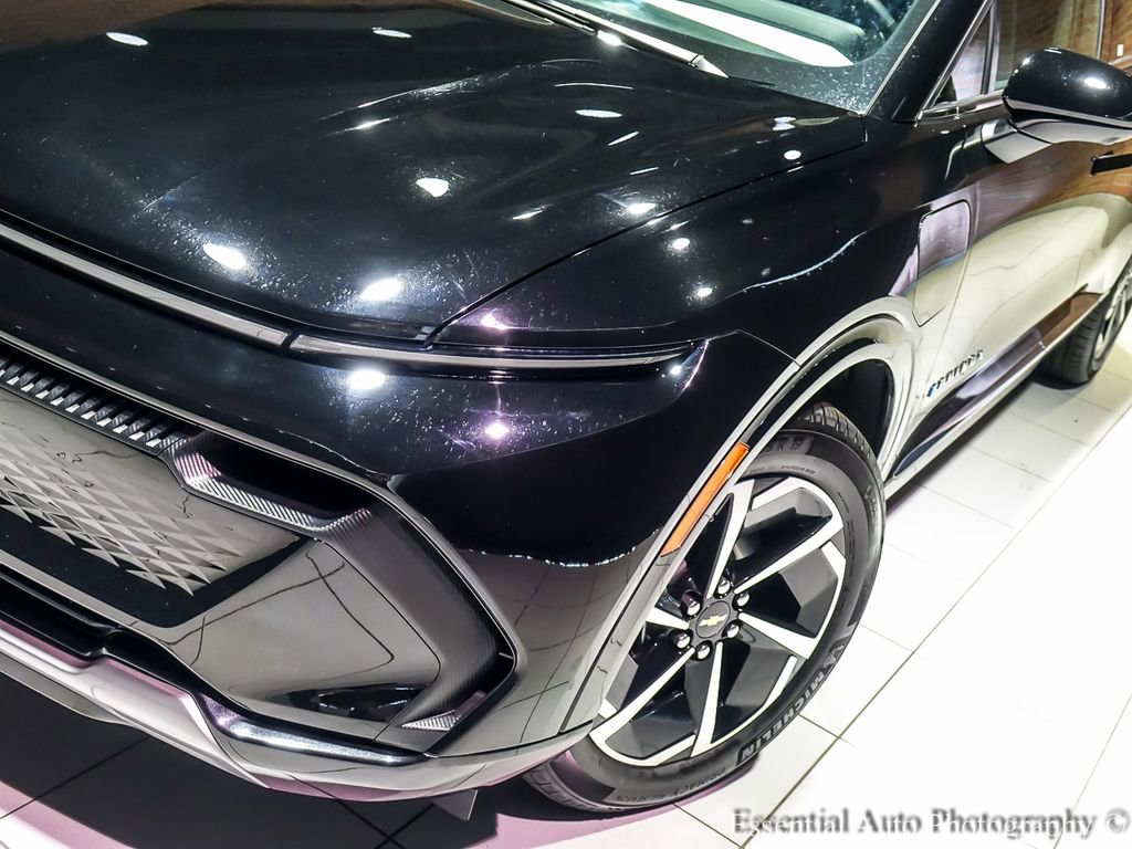 Used 2025 Chevrolet Equinox EV LT image 7