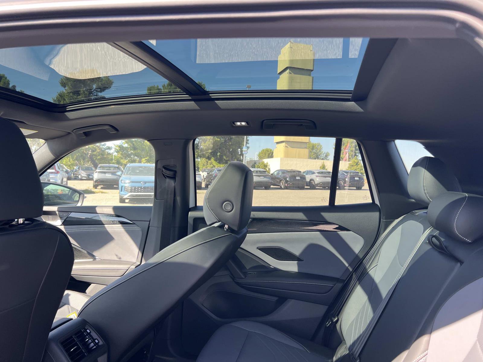 New 2026 Volkswagen Tiguan SE R-Line image 22