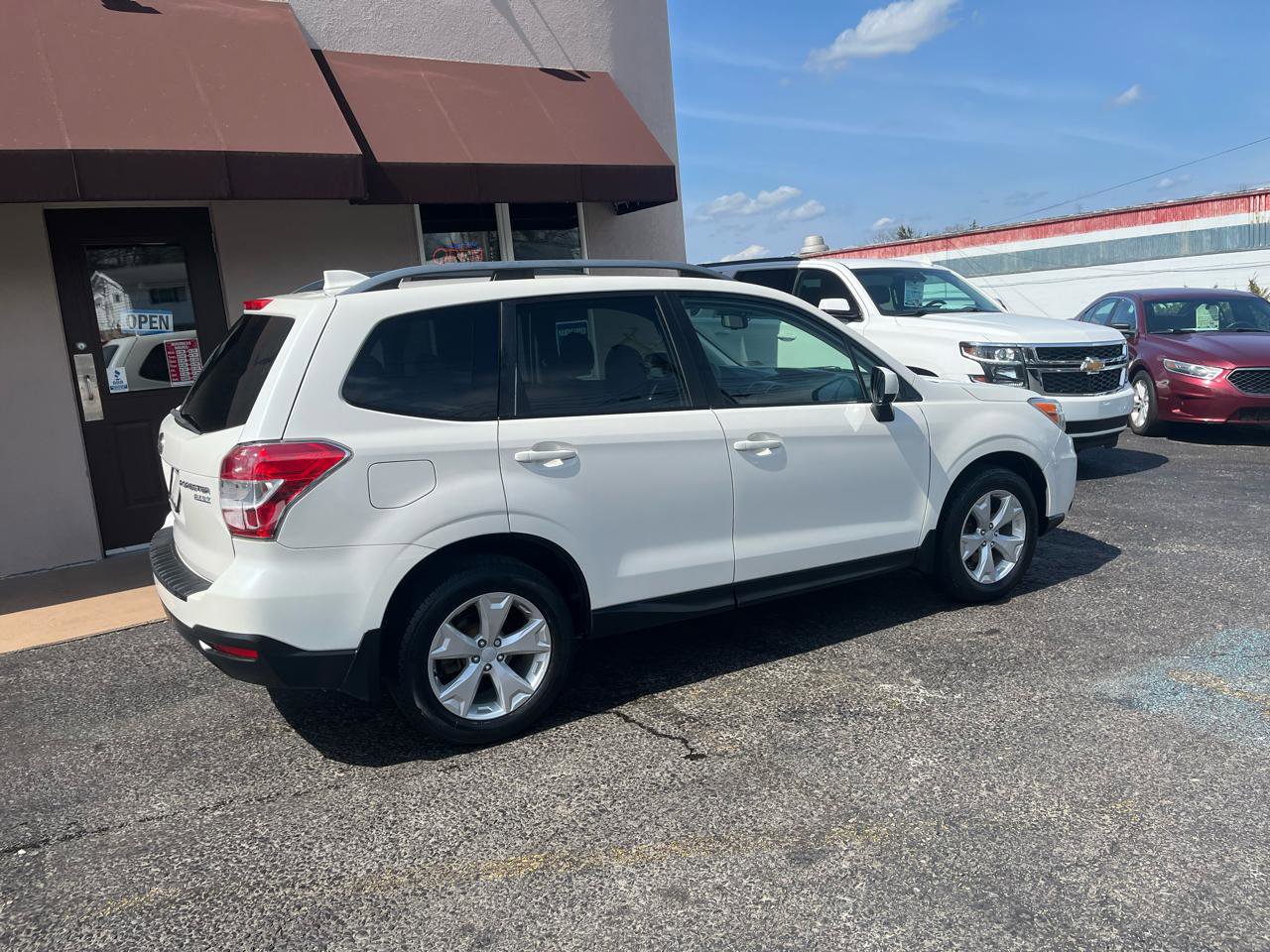 Used 2016 Subaru Forester 2.5i Premium w/ All-Weather Package AWD/4WD image 5