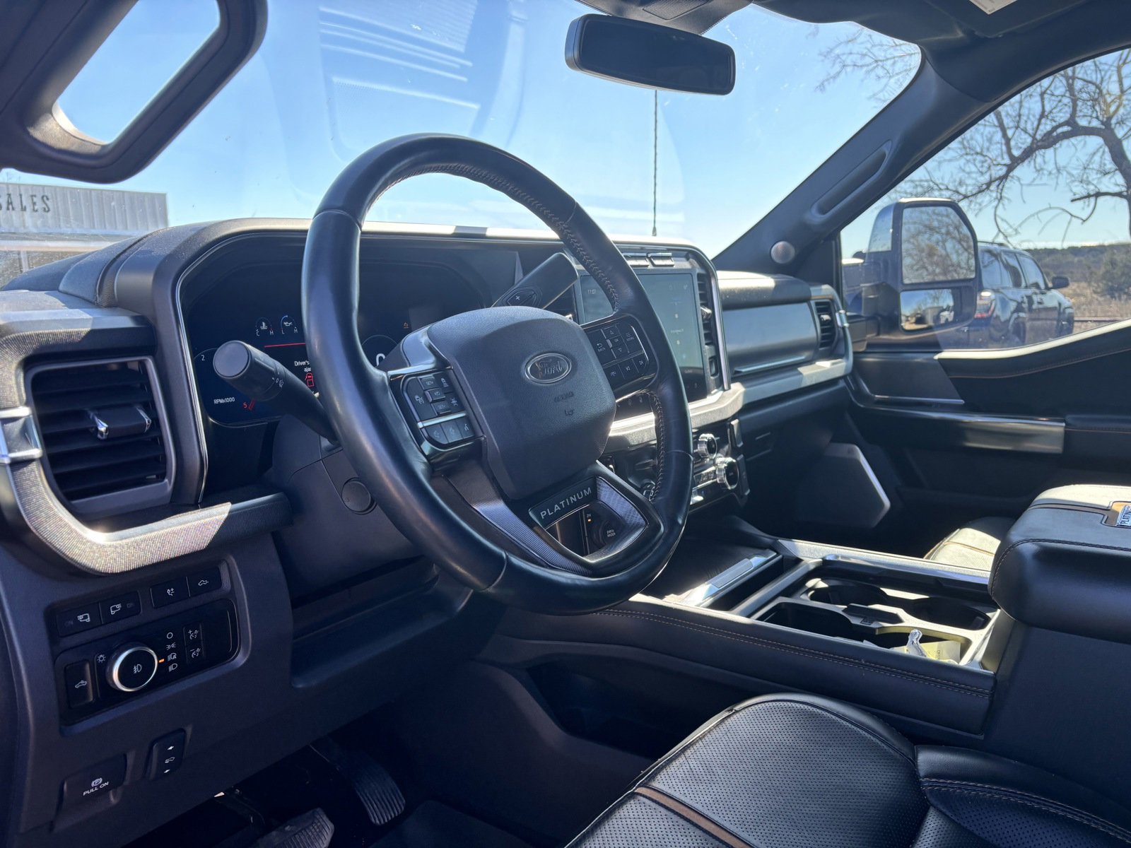 Used 2024 Ford F250 Platinum image 14