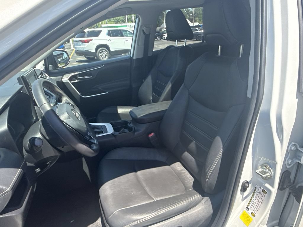 Used 2021 Toyota RAV4 XLE Premium FWD image 14