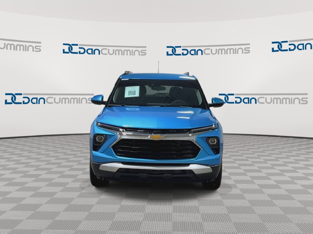 Used 2025 Chevrolet TrailBlazer LT FWD image 3