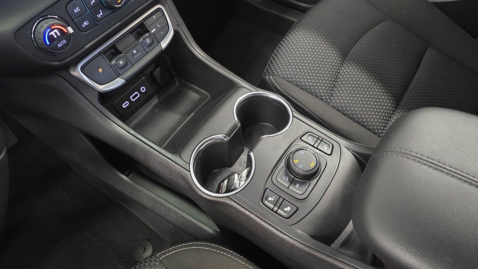 Used 2024 GMC Terrain SLE w/ Driver Convenience Package AWD/4WD image 22
