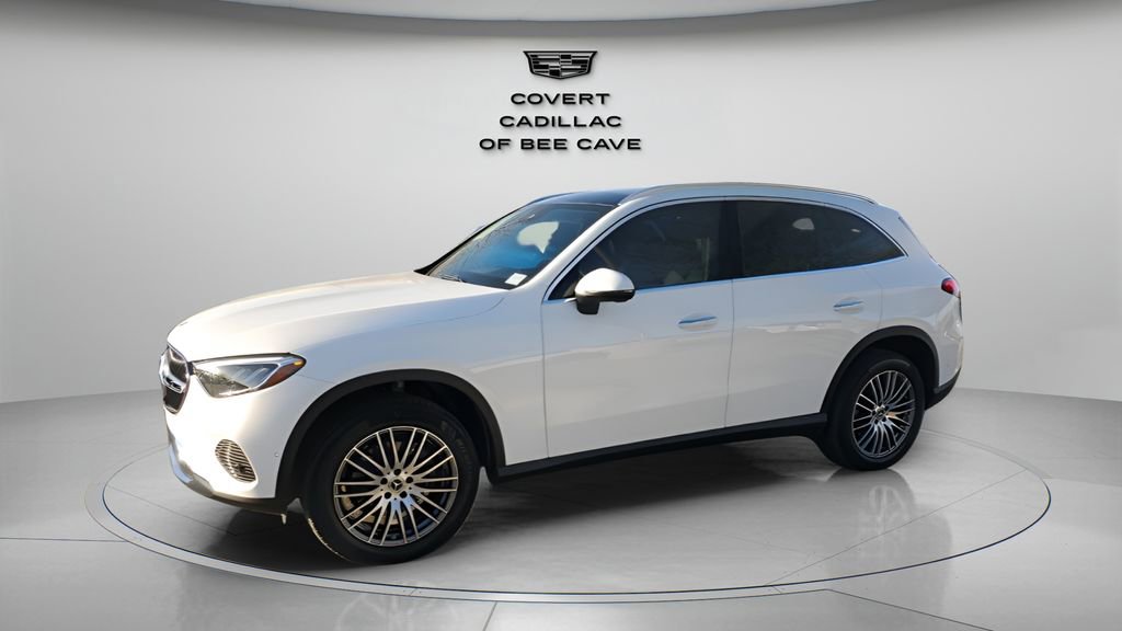 Used 2025 Mercedes-Benz GLC 300 4MATIC image 4
