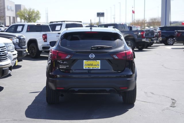 Used 2019 Nissan Rogue Sport S w/ Appearance Package image 7