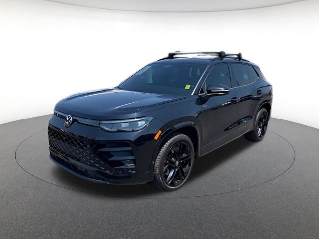 Used 2025 Volkswagen Tiguan SE R-Line