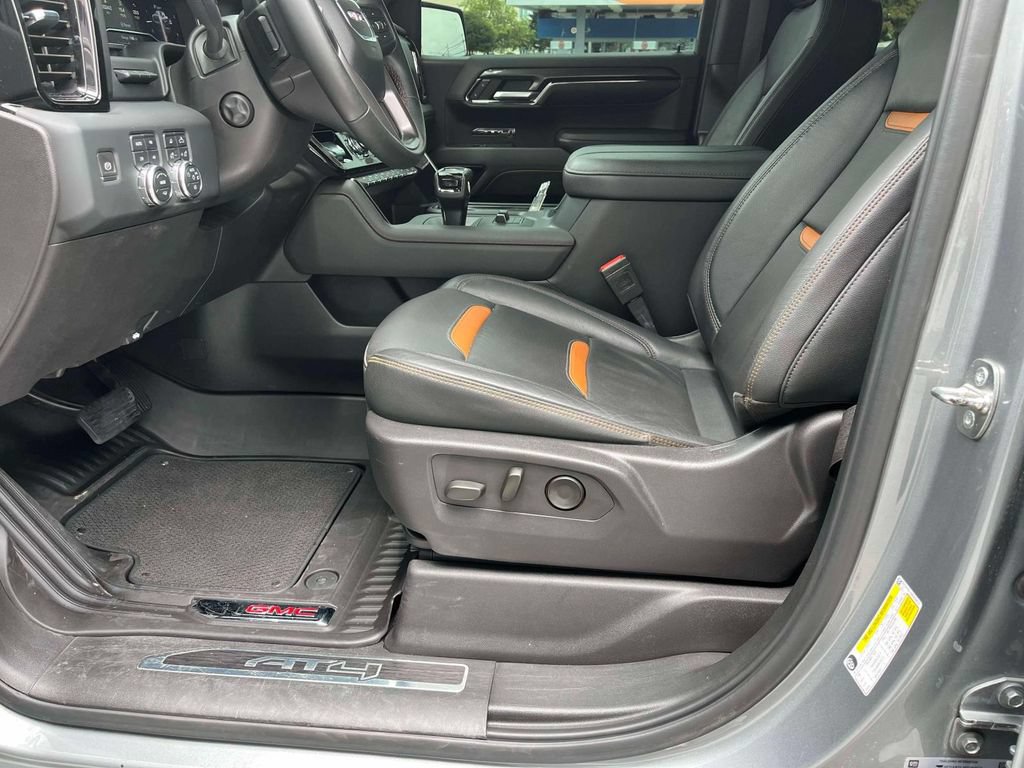 Used 2024 GMC Sierra 1500 AT4 w/ Technology Package AWD/4WD image 28