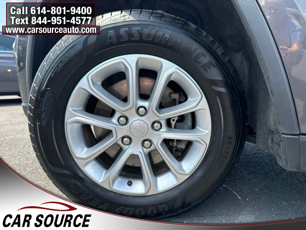 Used 2021 Jeep Grand Cherokee Laredo AWD/4WD image 30