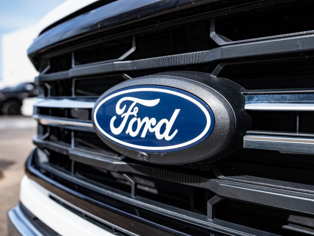 Used 2024 Ford F150 XLT w/ Tow/Haul Package image 3