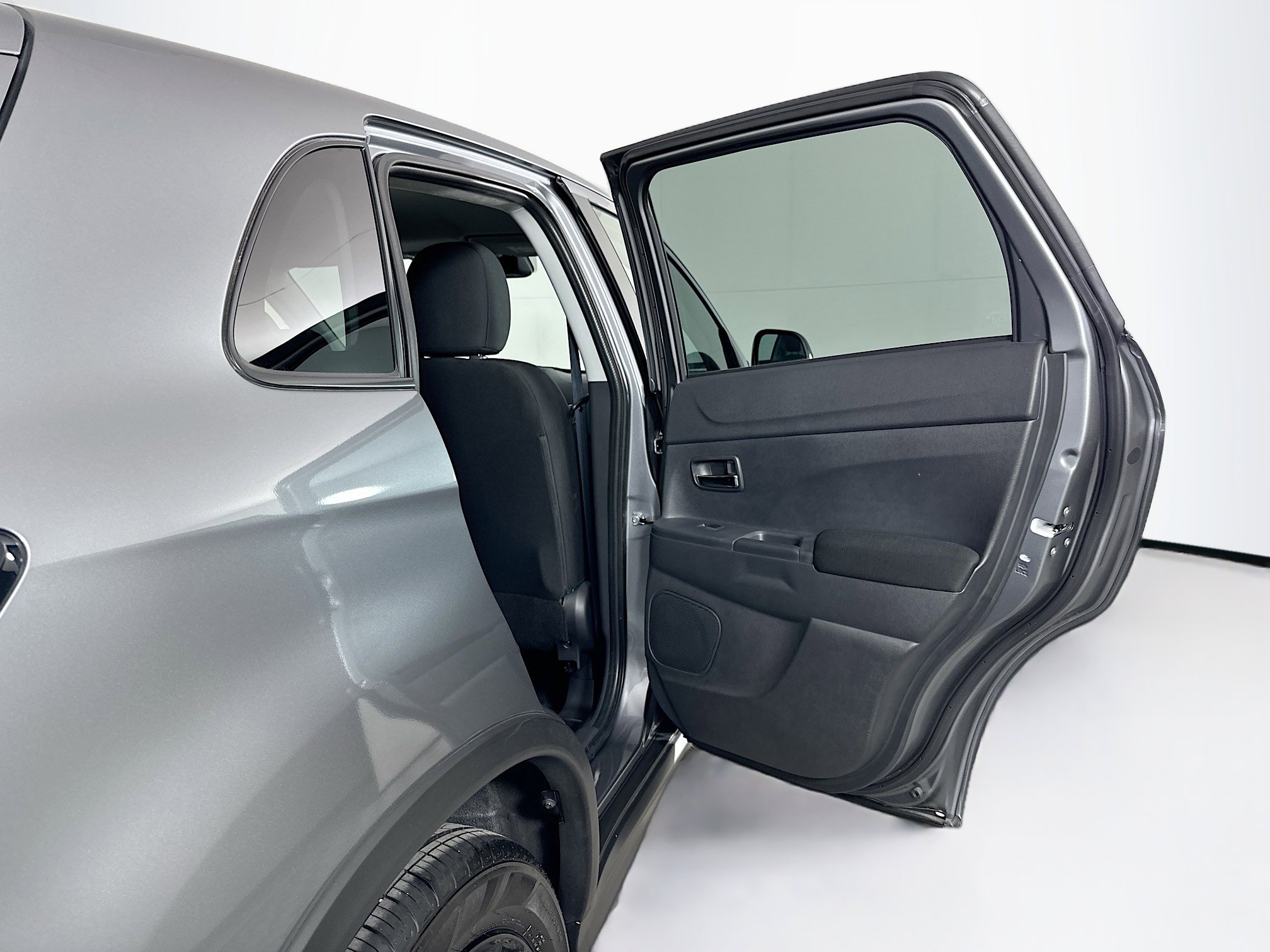 Used 2025 Mitsubishi Outlander Sport LE image 27