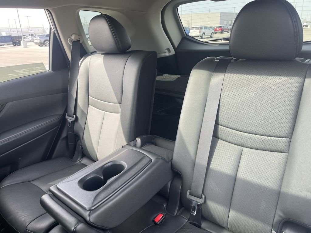 Used 2017 Nissan Rogue SL w/ SL Premium Package image 27