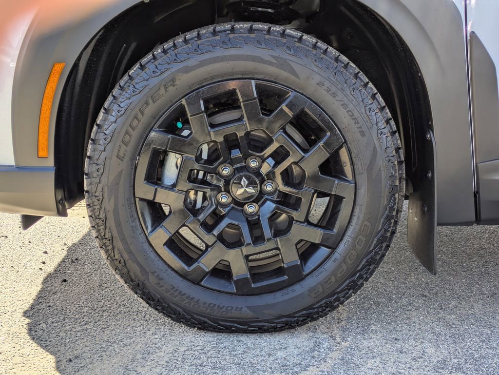 New 2026 Mitsubishi Outlander Trail Edition image 10