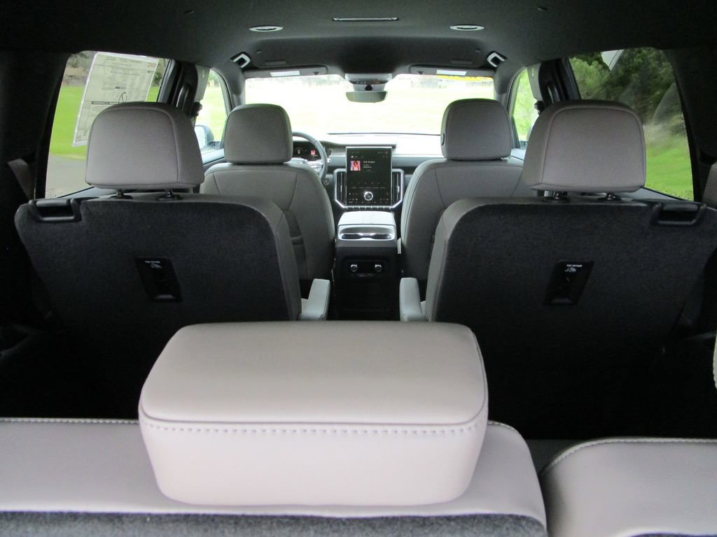 New 2026 GMC Acadia Elevation w/ Elevation Premium Package image 9