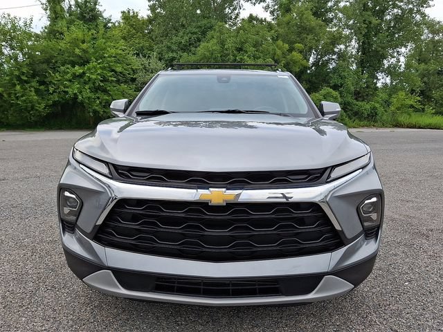 Used 2023 Chevrolet Blazer LT AWD/4WD image 2